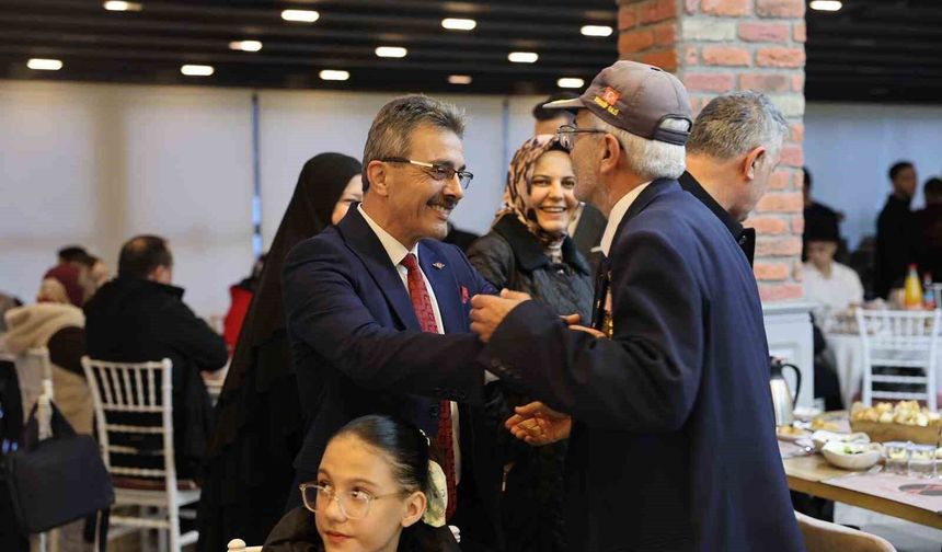 Şehit aileleri ve gaziler Erenler'de iftarda buluştu