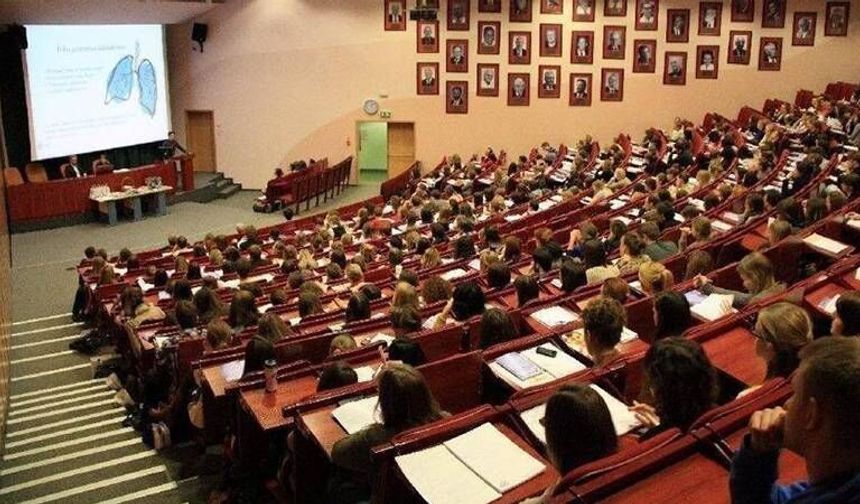 Üniversite eğitimi 3 yıla mı düşecek? YÖK Başkanı'ndan dikkat çeken açıklama