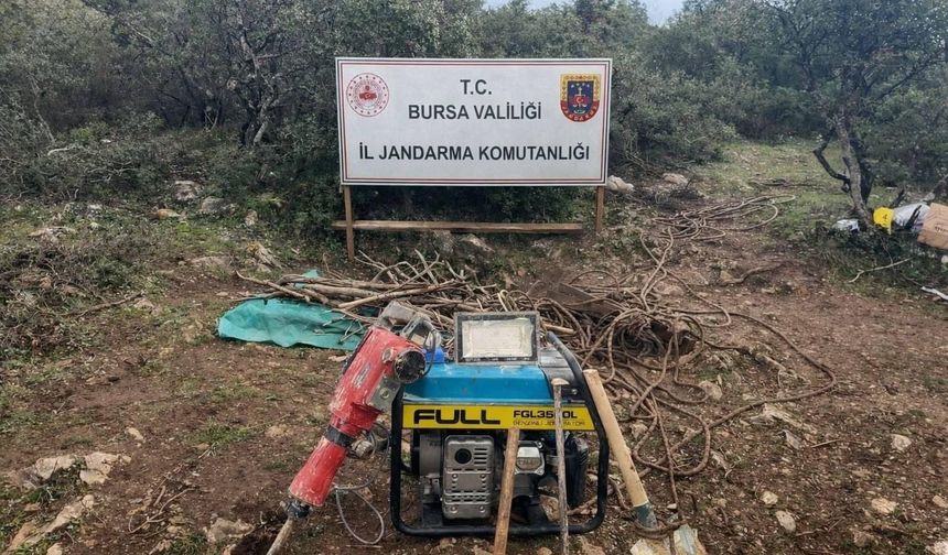 Bursa’da jandarma 35 metrelik gizli tünel buldu!