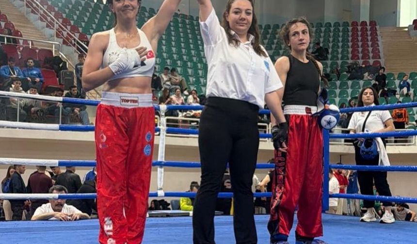 Bağcılar Belediyesi personeli, Kick Boks'ta Türkiye şampiyonu oldu