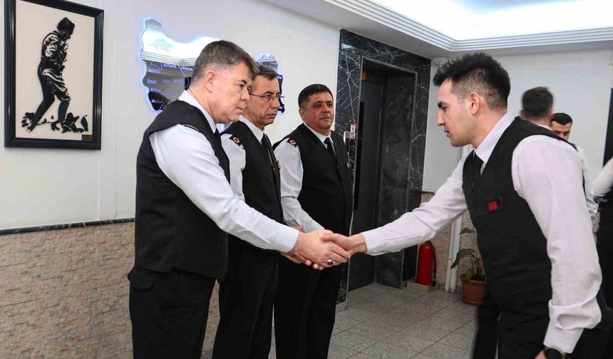 Bursa İl Jandarma Komutanı Tataroğlu personelle bayramlaştı