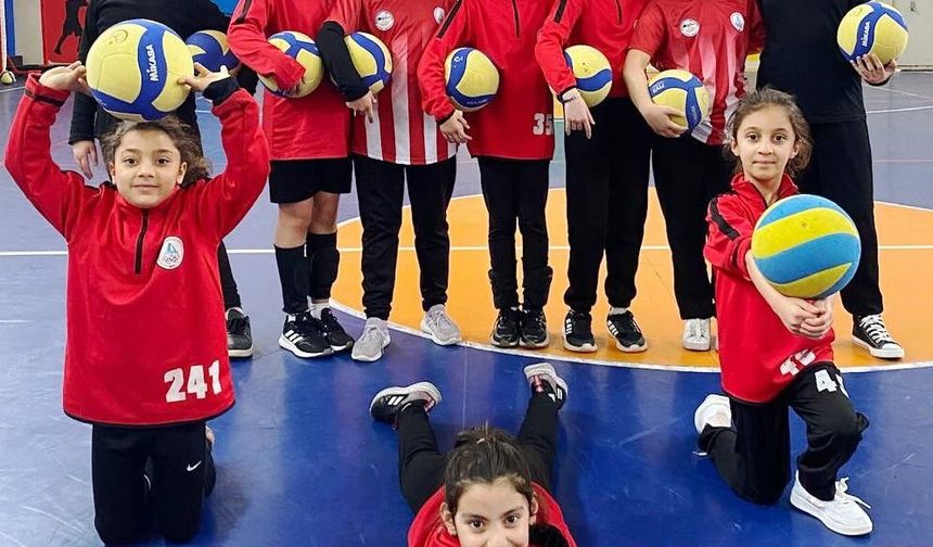 Körfez'de çocuklar spor akademisinde yeteneklerini keşfediyor