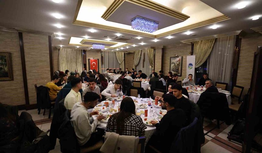 Sakarya'da protokol ve sağlık camiası iftarda buluştu