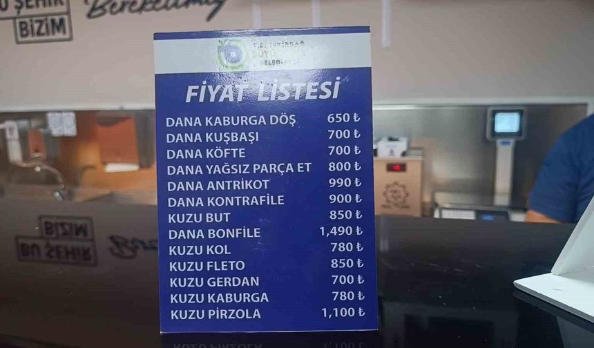 Tekirdağ'da bayram alışverişi kuyruğu: Ucuz ete metrelerce sıra oluştu