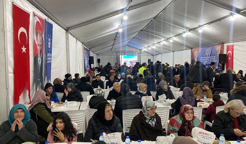 Büyükşehir İnegöl'de 46 bin kişiye iftar verdi