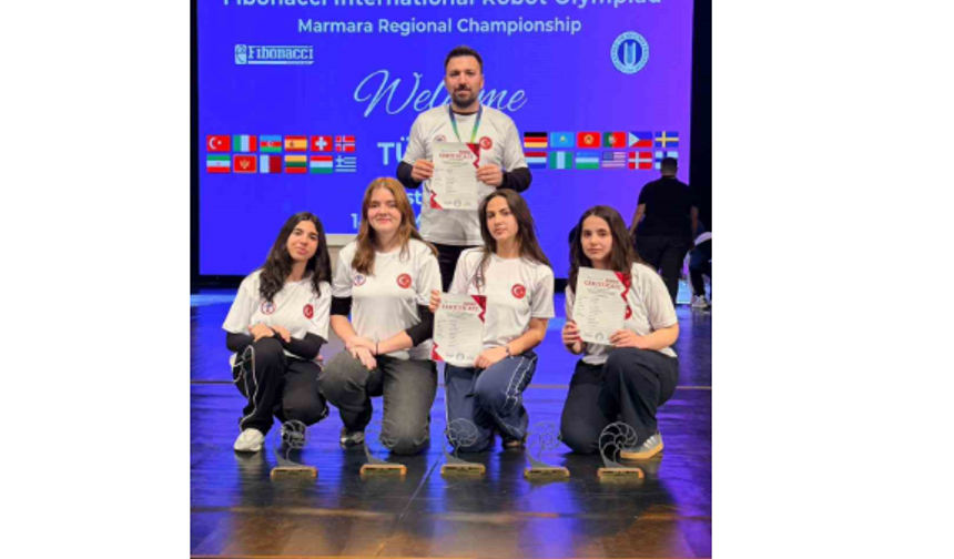 Sivaslı öğrenciler, robot yarışmasında gövde gösterisi yaptı