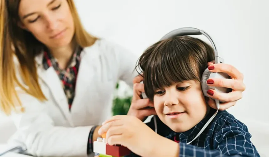 İşitme kaybı okul başarısını olumsuz etkiliyor