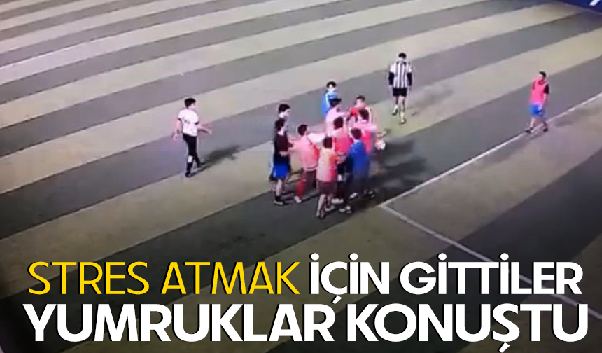 Bursa Nilüfer'de stres atmak için gittikleri halı saha maçında yumruklar konuştu
