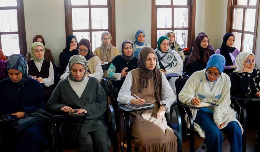 TÜRGEV, Filistin'den gelen 246 genç kıza eğitimde kapı açtı