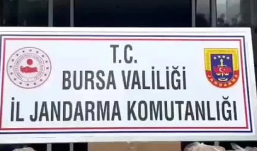 Bursa’da binlerce makaron ve yüzlerce kilo tütün ele geçirildi