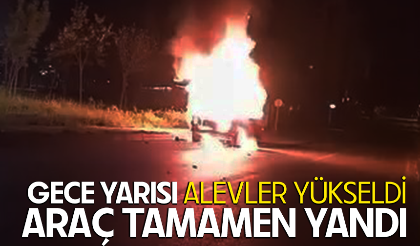 Bursa Nilüfer'de otomobil gece yarısı alevlere teslim oldu, kullanılamaz hale geldi