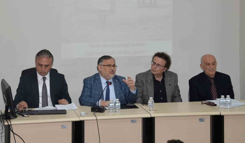 BUÜ'de Fethi Gemuhluoğlu anıldı