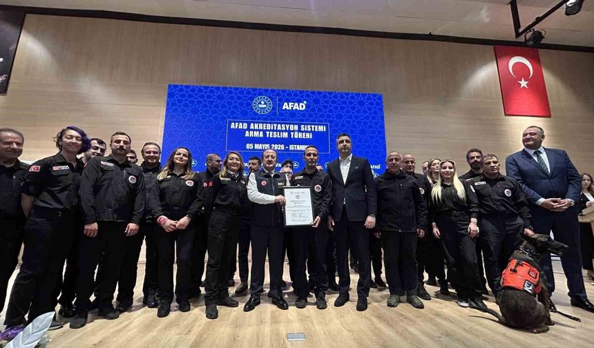 İstanbul'da 2 bin 141 arama kurtartma gönüllüsü AFAD peçini taktı