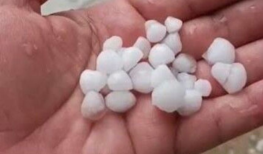 Silivri'de dolu yağışı etkili oldu