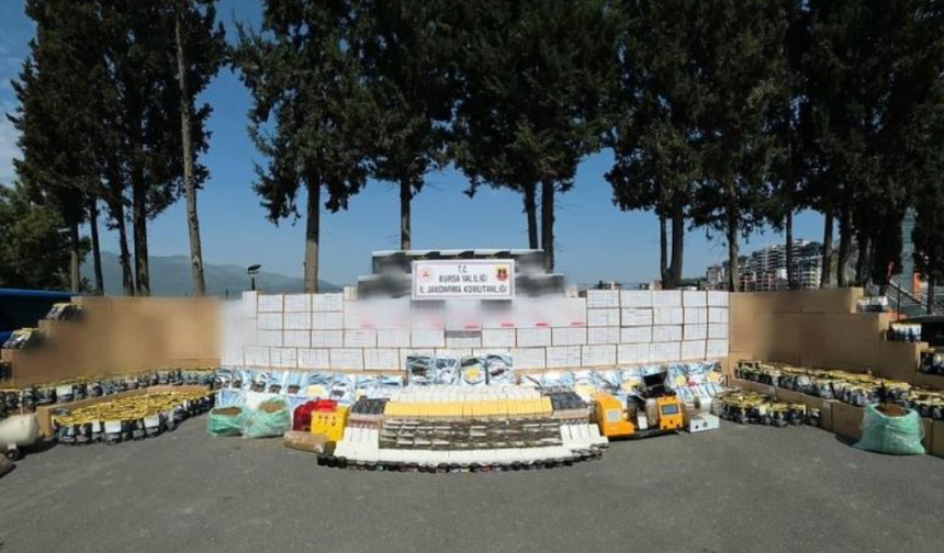 Bursa'da kaçak tütün operasyonu: Milyonlarca makaron ele geçirildi