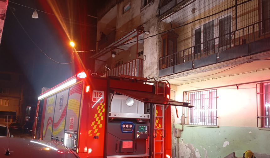 Bursa Yıldırım'da korkutan yangın: Daire kullanılamaz hale geldi