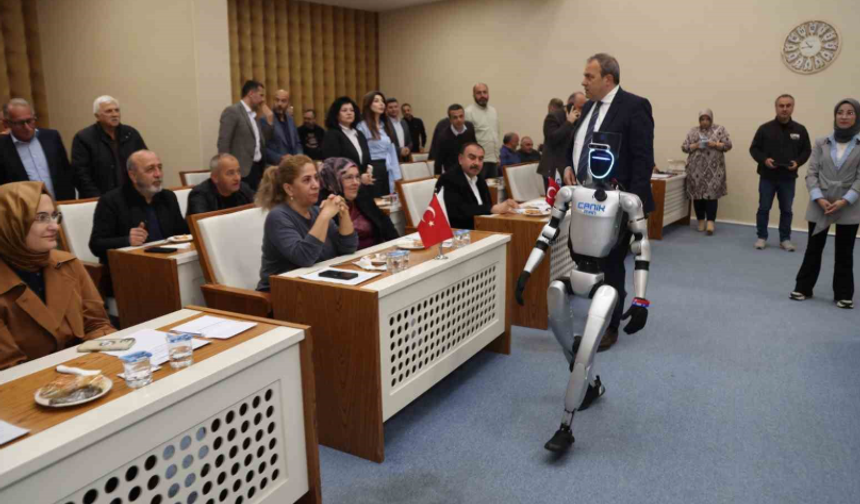 Nüfusa kayıtlı robot mecliste: Heyecanlı anlar