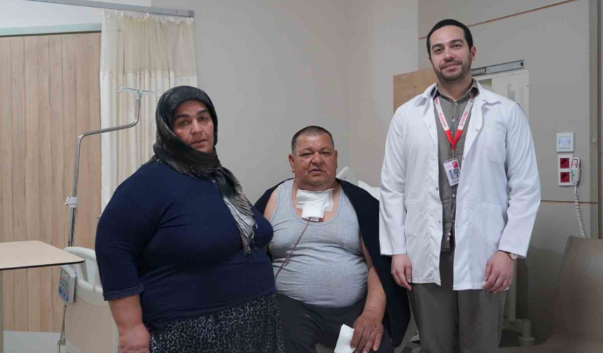Boynundaki 542 gramlık kitle başarıyla çıkarıldı