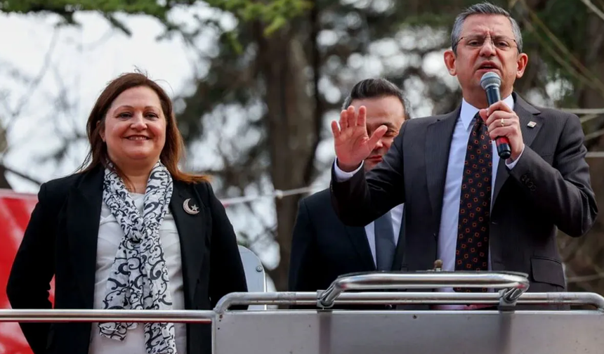 Burcu Köksal AK Parti'ye mi geçiyor? Özgür Özel ilk kez konuştu