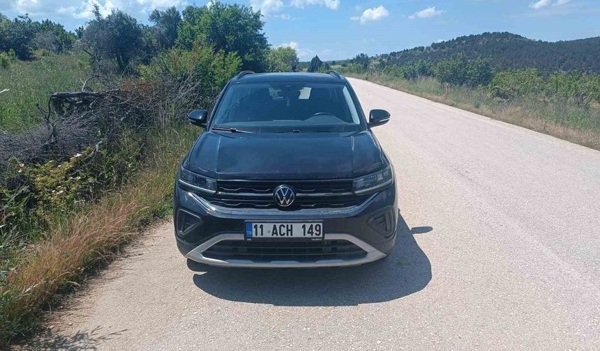 Bilecik'te otomobilin çarptığı çocuk ağır yaralandı