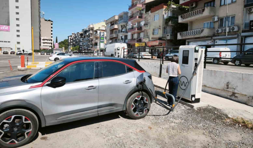 Efeler Belediyesi’nin elektrikli araç şarj istasyonları hizmette