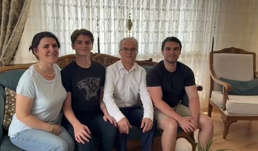 Bursa'da LGS gururu: 500 tam puan alan Göktuğ Kavzoğlu Türkiye birincisi oldu