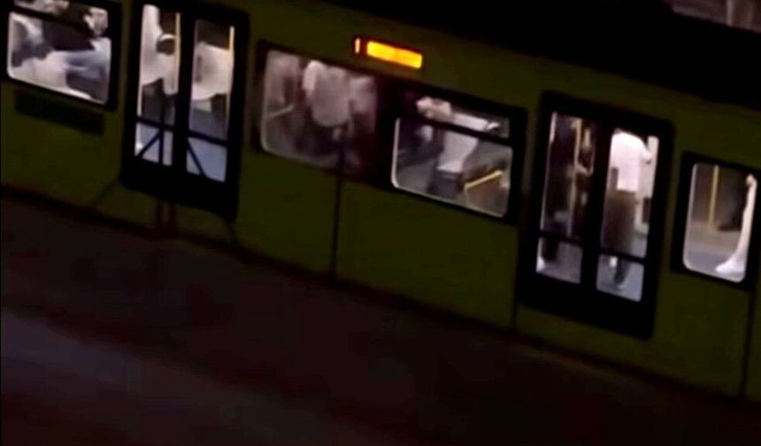 Bursa'da metro istasyonunda tekmeli yumruklu kavga