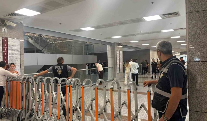 İstanbul Adalet Sarayı'nda hırsızlık zanlısı intihar etti