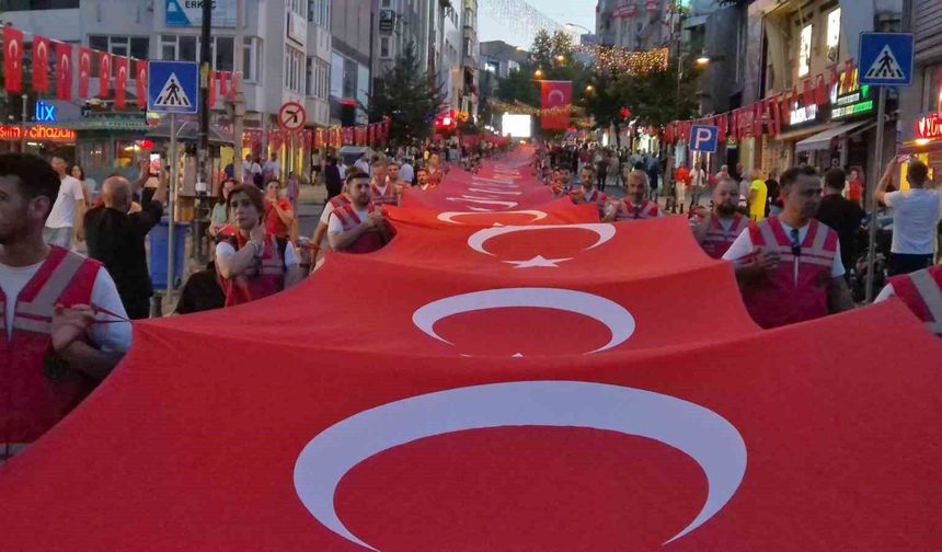 Meydanlar kırmızı beyaza büründü: Tekirdağ'da 15 Temmuz'da yüzlerce kişi tek yürek oldu