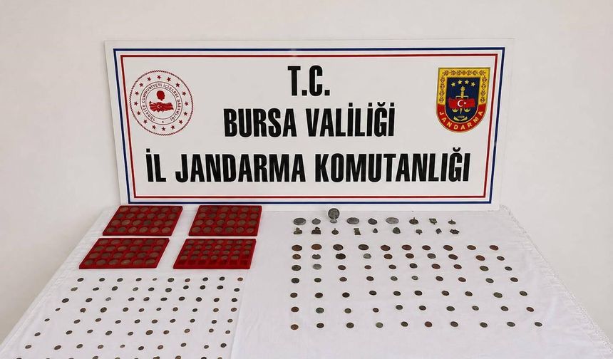Tarihi eser kaçakçısı sert kayaya çarptı