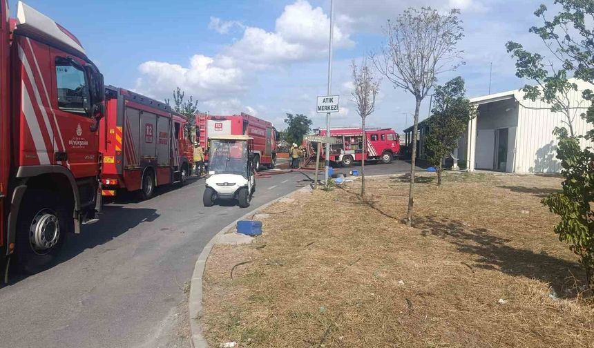 Bakırköy'de hastane bahçesinde korkutan yangın