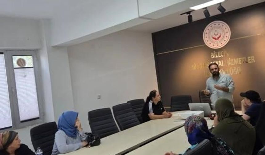 Bilecik'te aile içi iletişim ve bağımlılıkla mücadele eğitimi