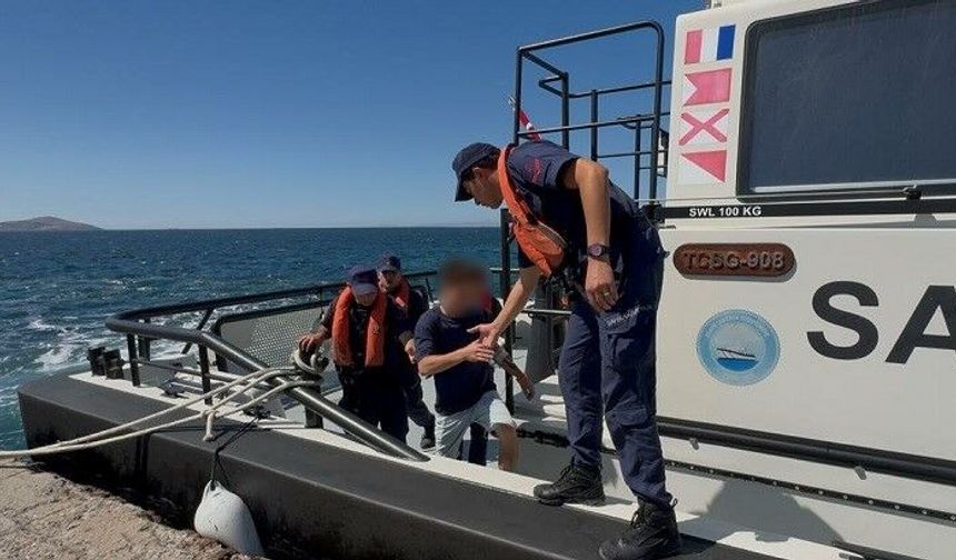 Bozcaada açıklarında gemide rahatsızlanan personelin tıbbi tahliyesi gerçekleştirildi