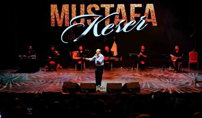 Mustafa Keser'den müzik ve kahkaha dolu gece