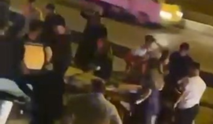 Bursa'da korkunç fren sesi bölgeyi sokağa döktü! Otomobilin çarptığı yayalardan kahreden haber...