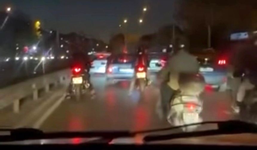 Bursa Osmangazi'de yol vermeyen otomobil sürücüsünün etrafını sardılar