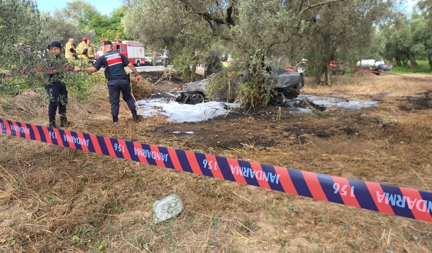 Bursa Orhangazi'de kontrolden çıkan otomobil tarlada yandı: 1 ölü, 5 yaralı