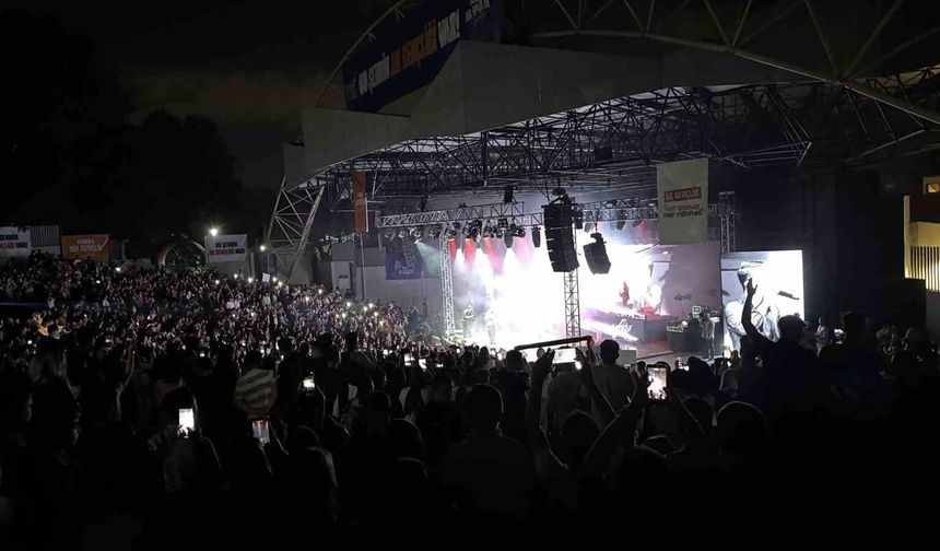 Bursa'da Bir Gençlik Festivali'nde Poizi coşkusu