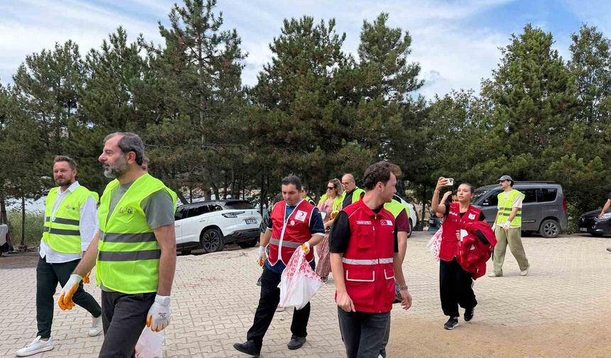 Dünya gençleri, Gürsu'da çevre dayanışması için buluştu