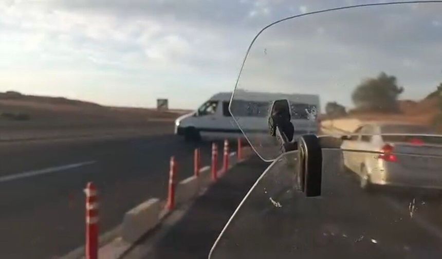 Tekirdağ'da minibüsçünün yasak yerden dönüşü duyarlı sürücüyü çileden çıkardı