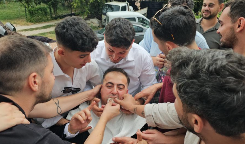 Bursa'da asırlık düğün geleneği: 200 metreyi 4 saatte geçtiler