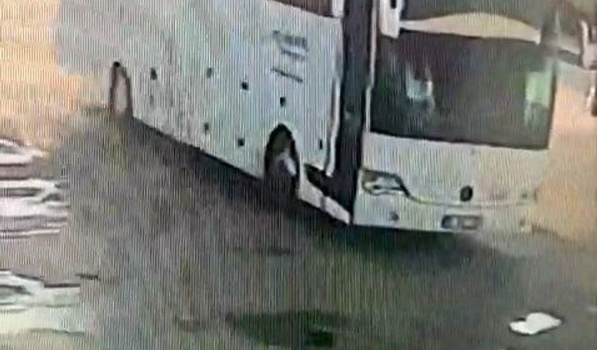 Bursa'da 11 kişinin hayatını kaybettiği kazaya karışan otobüsten yeni görüntüler!