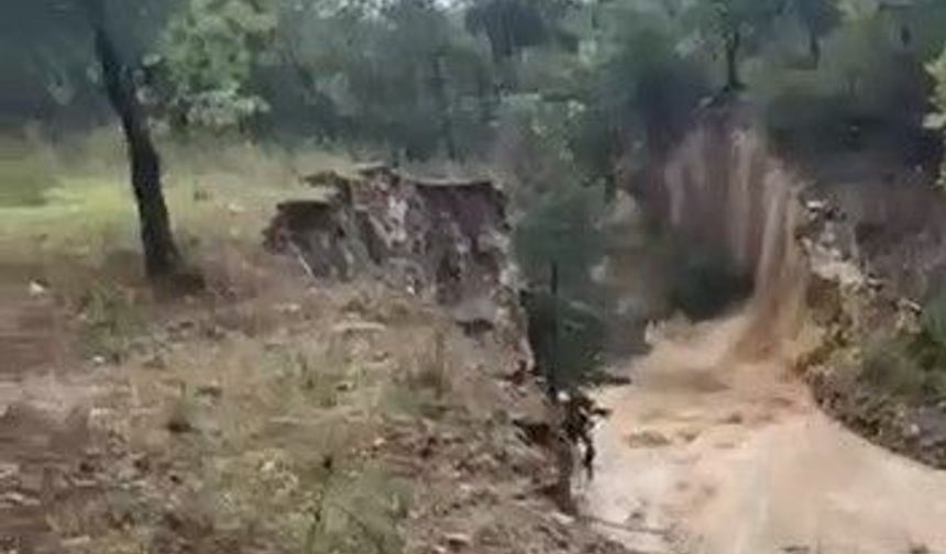 Bursa'da sağanak felaketi! Cumalıkızık'ta dev heyelan anı kameraya böyle yansıdı