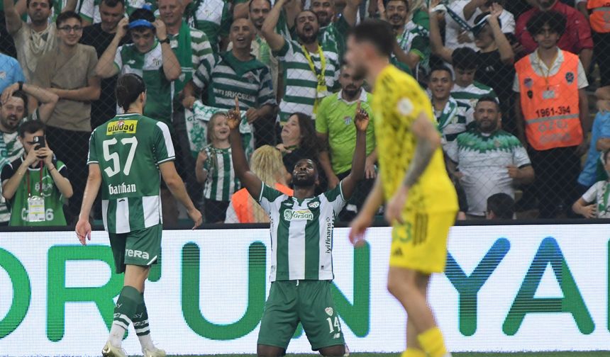 Bursaspor'da tarihi rekor: Kelechi Iheanacho Türk futbol tarihine geçti