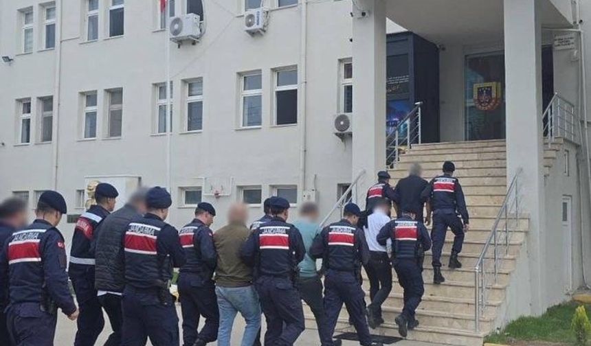 Bursa'da WhatsApp radar grubuna operasyon: 8 gözaltı