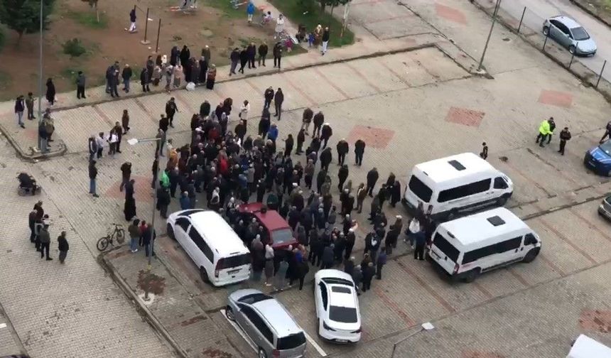 Bursa'da toplu konutlarda yönetimin çeşitli düzenlemeler için ek ödeme talebine tepki