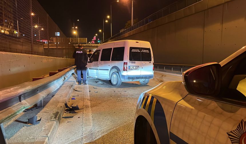 Bursa Yıldırım'da otomobile çarpan motosiklet sürücüsü yaralandı