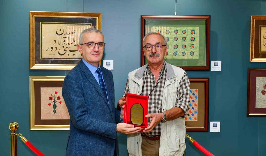 Esenyurt'ta Ebru sanatının incelikleri sanatseverlerle buluştu