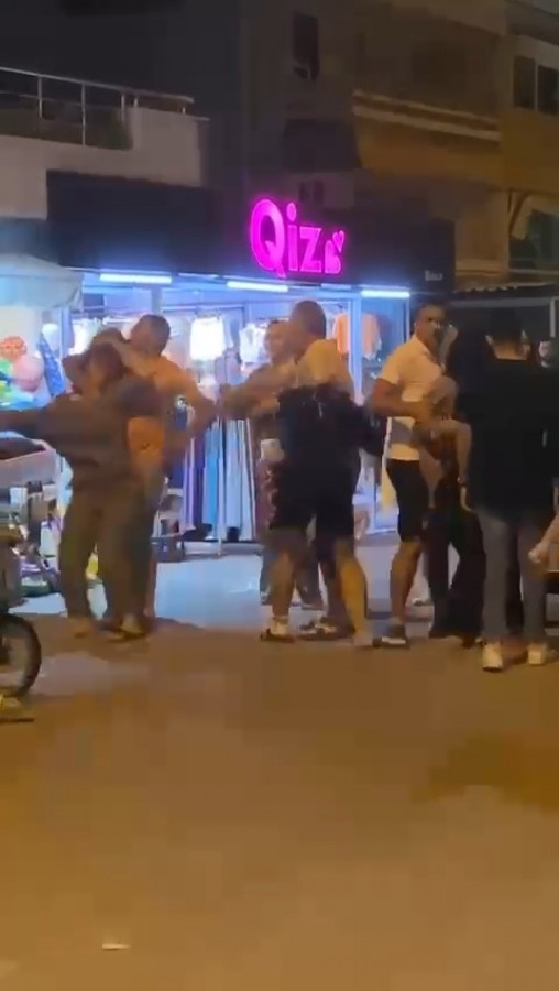 aw944137-03-64c2106086d52