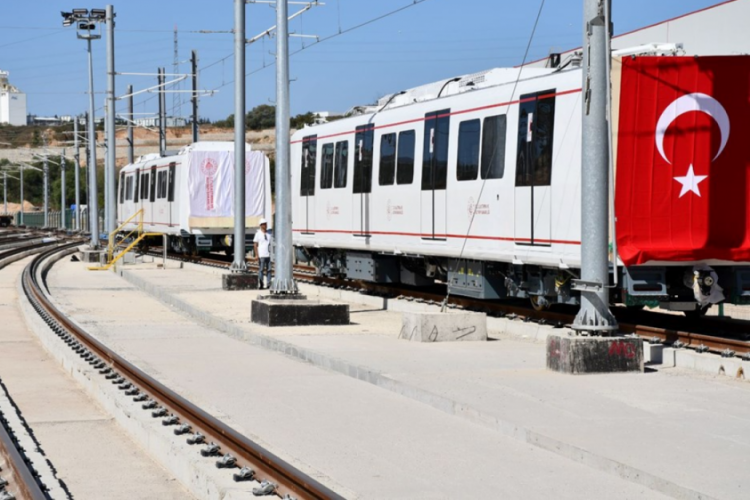 1644044-ilk-yerli-ve-milli-surucusuz-metro-raylara-indirildi-6510494991963